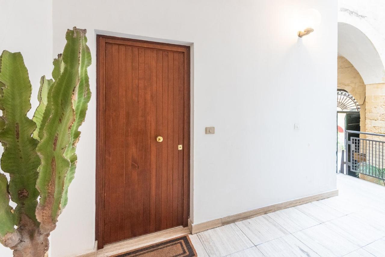 Rubichi 6 - Old Town Apartment Sit Лечче Екстер'єр фото