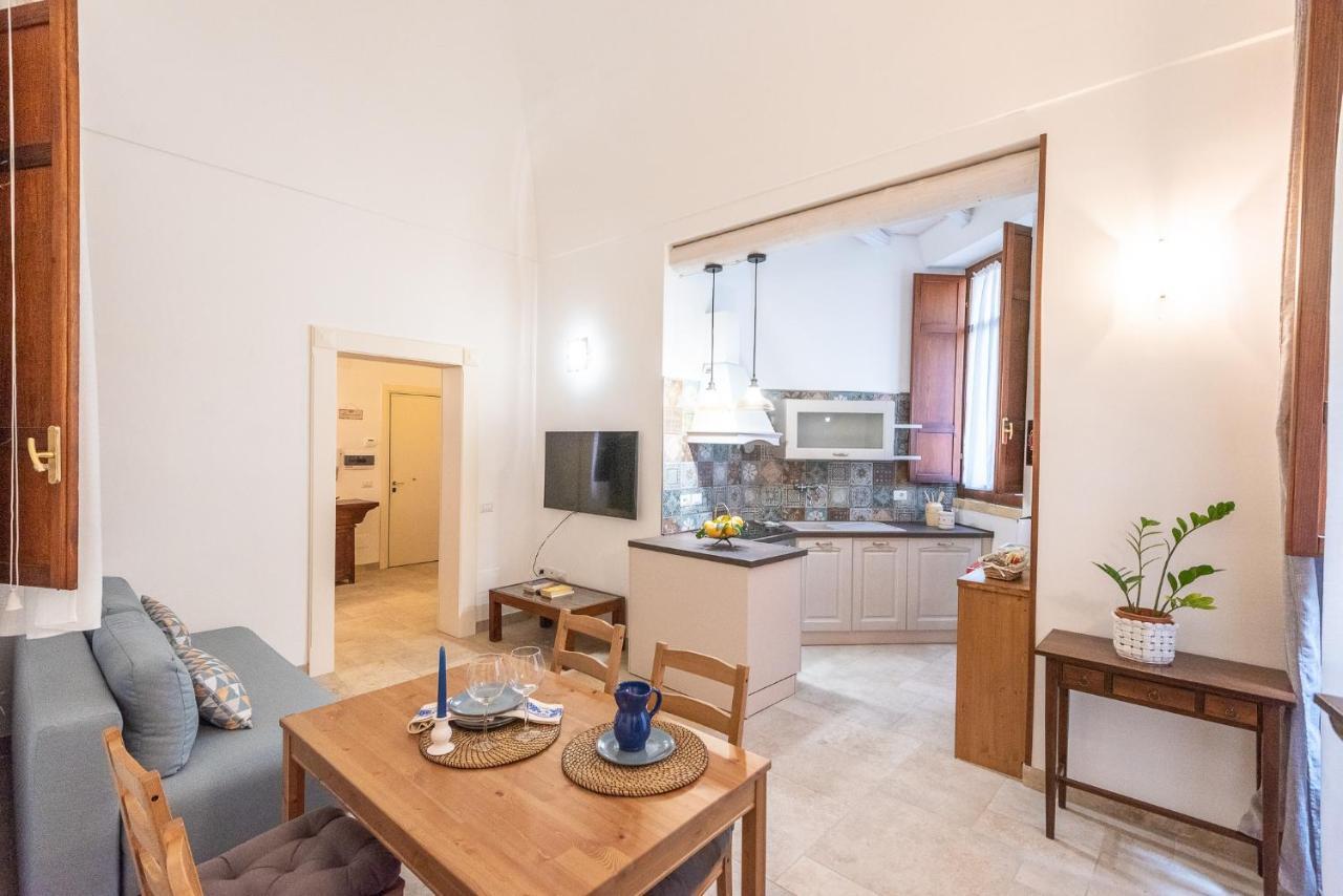 Rubichi 6 - Old Town Apartment Sit Лечче Екстер'єр фото